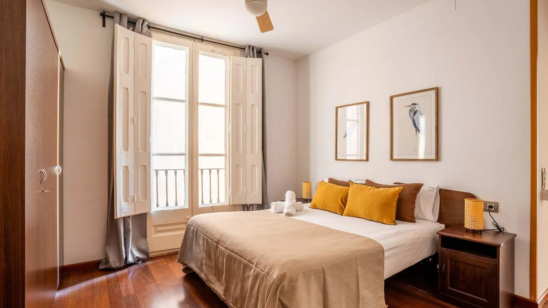 Ronda Sant Pere Private City Center 3Bedroom Suite C location